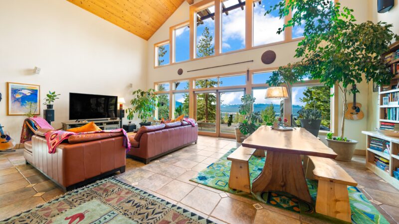 Truckee home with large windows 